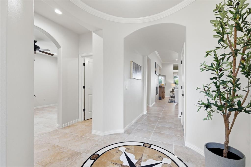 9904 Lindenwood Trail