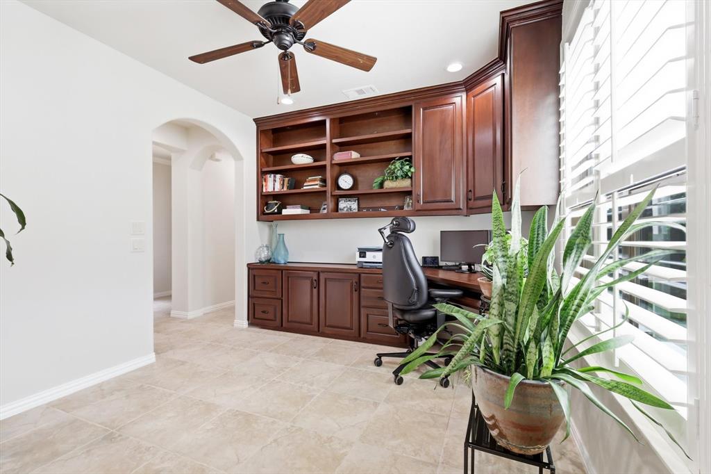 9904 Lindenwood Trail