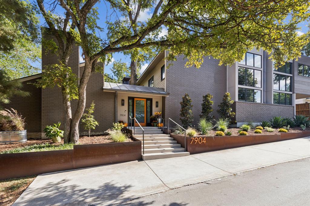 7904 Deer Trail Drive