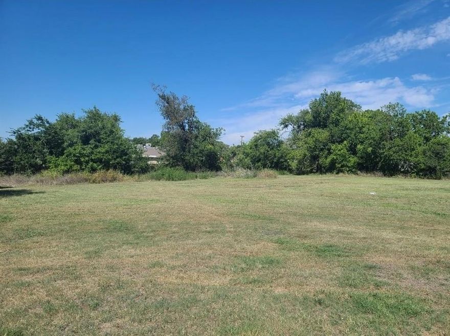 PRIME VACANT LOT IN GROWING GREENVILLE, TX!   Don't miss this exceptional opportunity to own a cleared, level lot just minutes from vibrant downtown Greenville.   Located within City limits, with City Utilities available, this versatile property is zoned for both commercial and residential use.   Ideal for immediate development or long term investment.
Build your dream project today or hold for future growth in this rapidly expanding area!