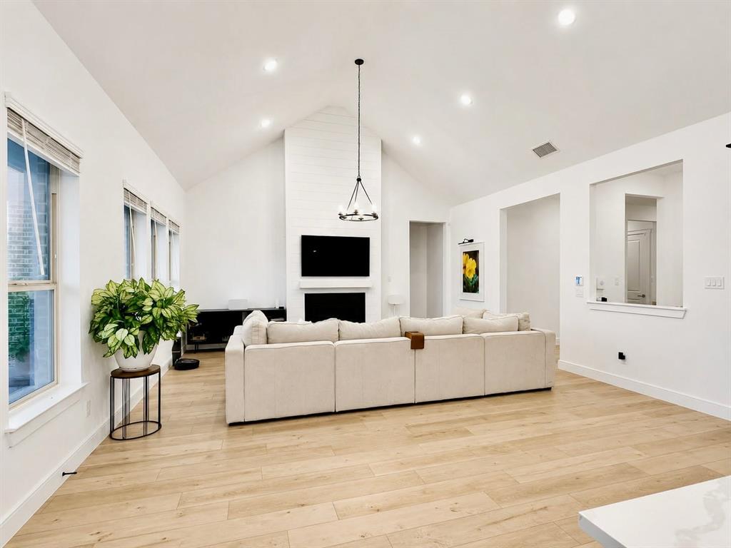 8912 Free Ferry Lane