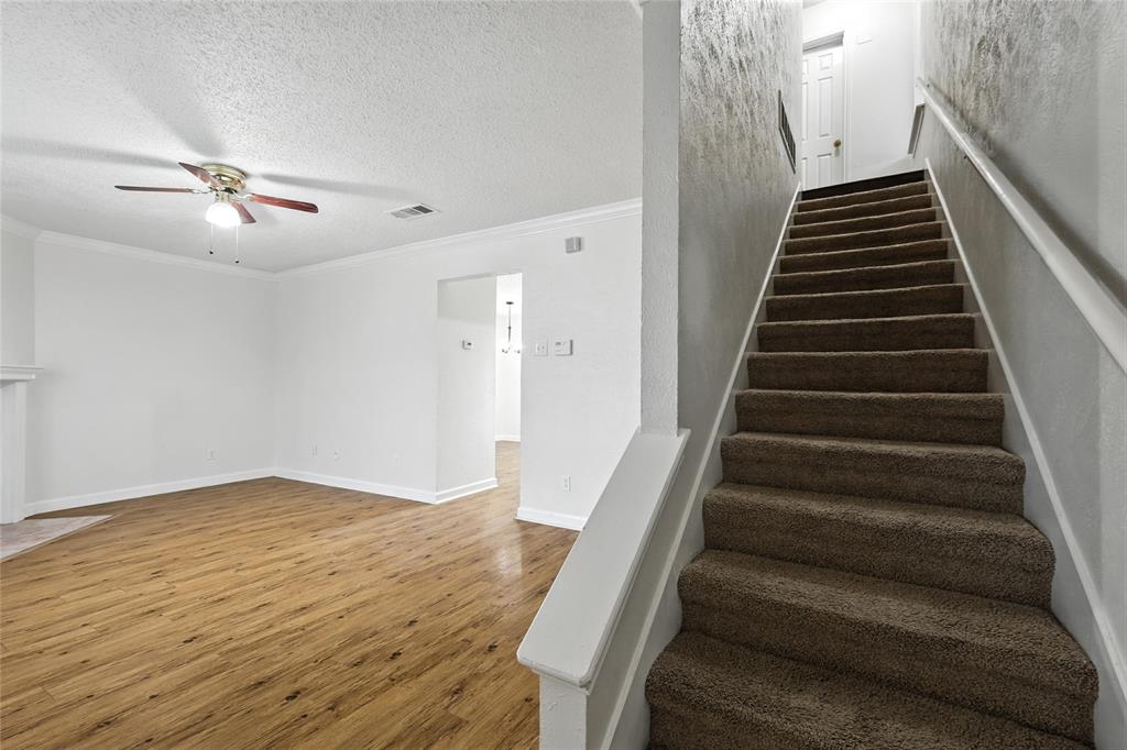 910 Cedar Terrace