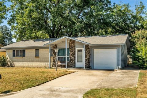 529 Livingston Drive Hurst TX 76053