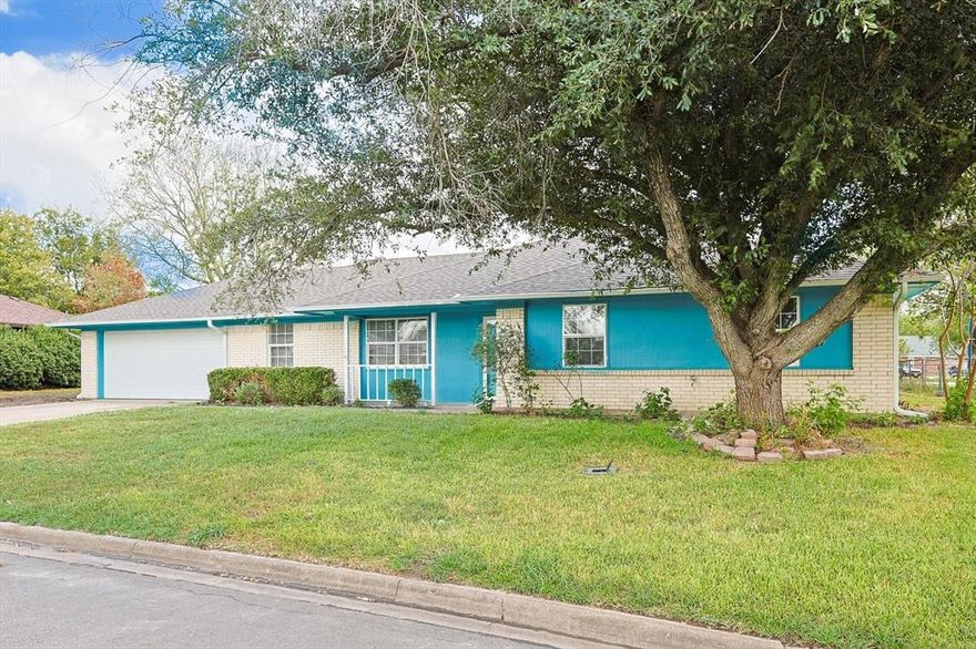 This exceptional residence boasts 3 spacious bedrooms and 2 bathrooms, ensuring the comfort and privacy you desire. Immerse yourself in the outdoors, as the property features a generous yard, just waiting for your personal touch. The home has been freshly painted , new flooring , appliances and kitchen cabinets and granite counter tops.