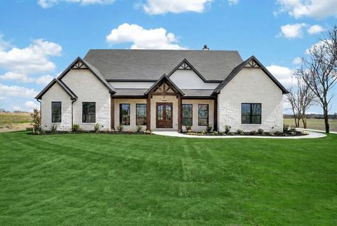 Photo of 4945 County Road 1098, Celeste, TX 75423 (MLS # 21199359)