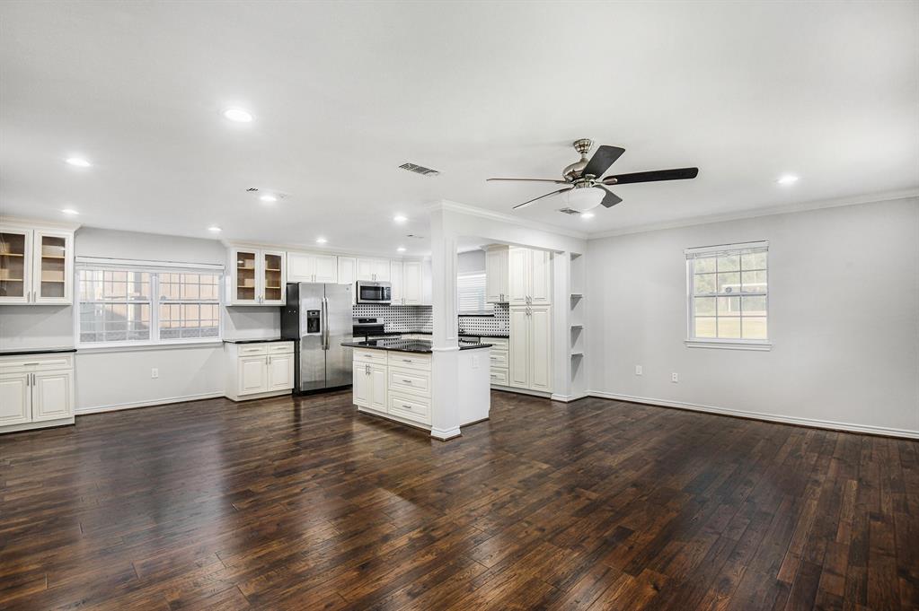4309 Elmwood Court