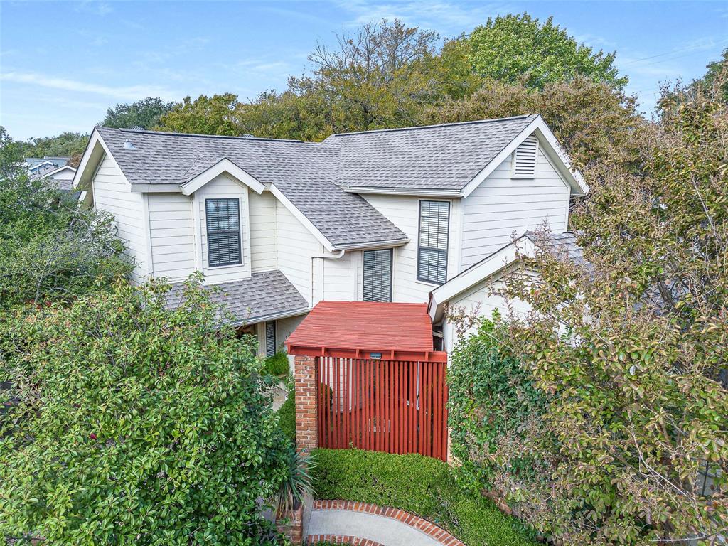 Les Lacs Garden Homes - Residential