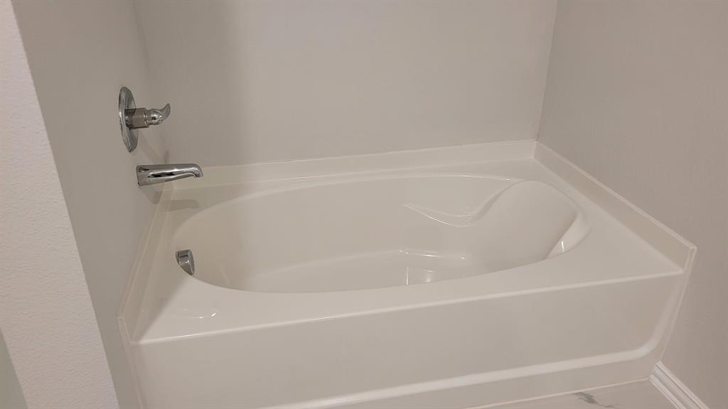 ROLLING RIDGE PHASE 1 - Residential Lease