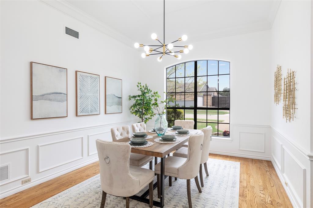 1820 Manor Lane