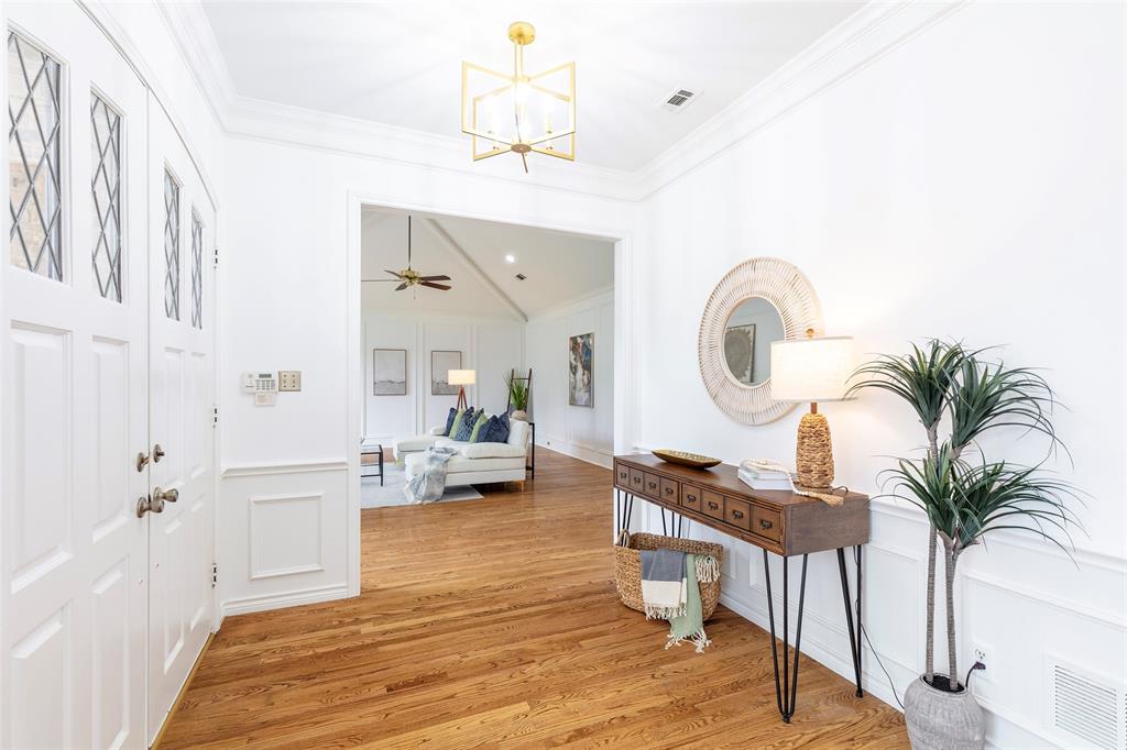1820 Manor Lane
