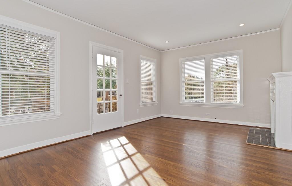 UNIVERSITY PLACE - Residential Lease