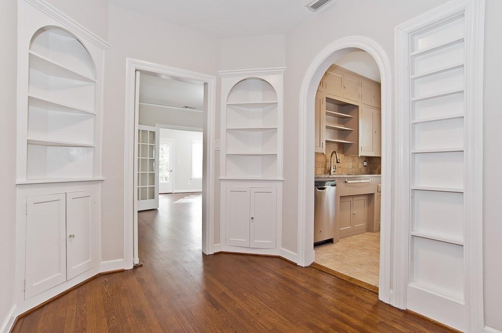 UNIVERSITY PLACE - Residential Lease