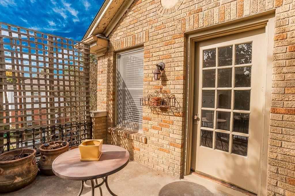 UNIVERSITY PLACE - Residential Lease