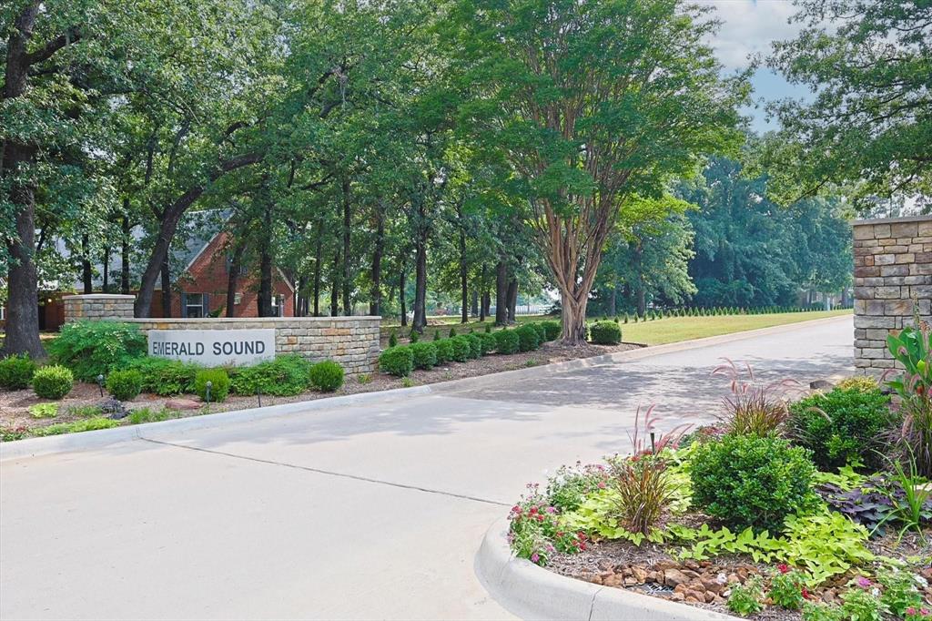 Emerald Sound At Lake Lewisvil - Land