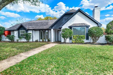 Photo of 6527 Genstar Lane, Dallas, TX 75252 (MLS # 21202375)