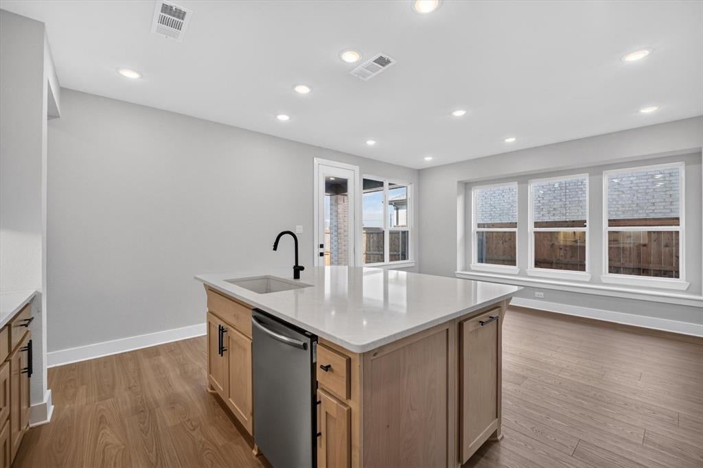2713 Santa Monica Mews