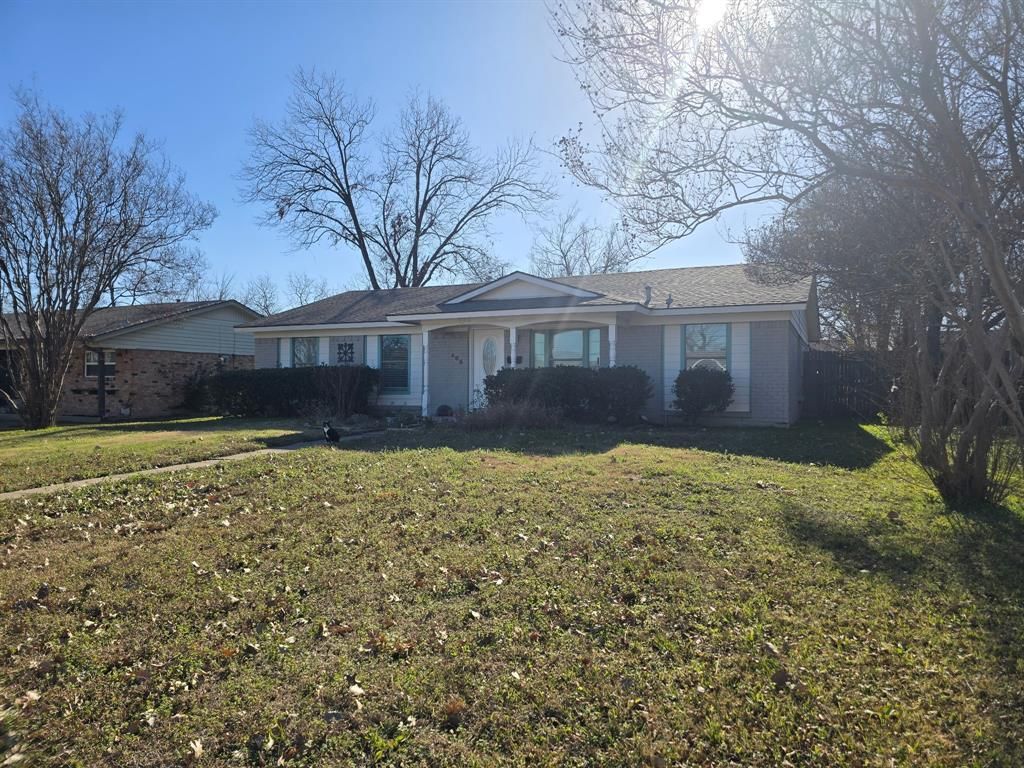 Photo of 805 Brookshire Circle, Garland, TX 75043 (MLS # 21156954)