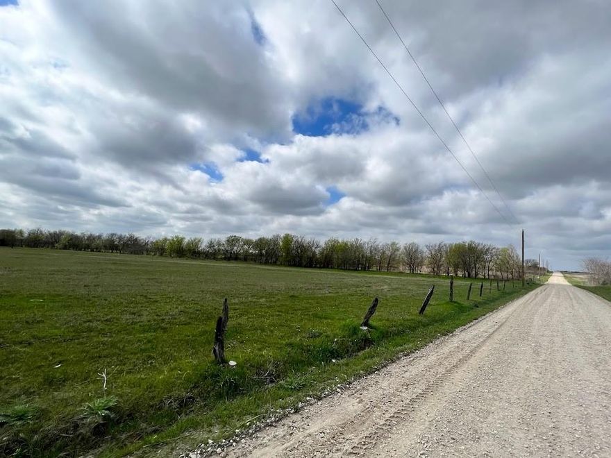 440ft of road frontage, Lot #3 , Asphalt road.
2 last lots on this up and coming neighborhood just minutes from town, surrounded by Nature and Farms.
A very private street, clear flat lot offers the perfect blend of tranquility and opportunity.
Build your dream Home or buy and hold this great investment.
Power and Water available, Road is soon to be Asphalt paved and maintained by Hunt county.
No flood zone, No restrictions.
buyer to verify all information.