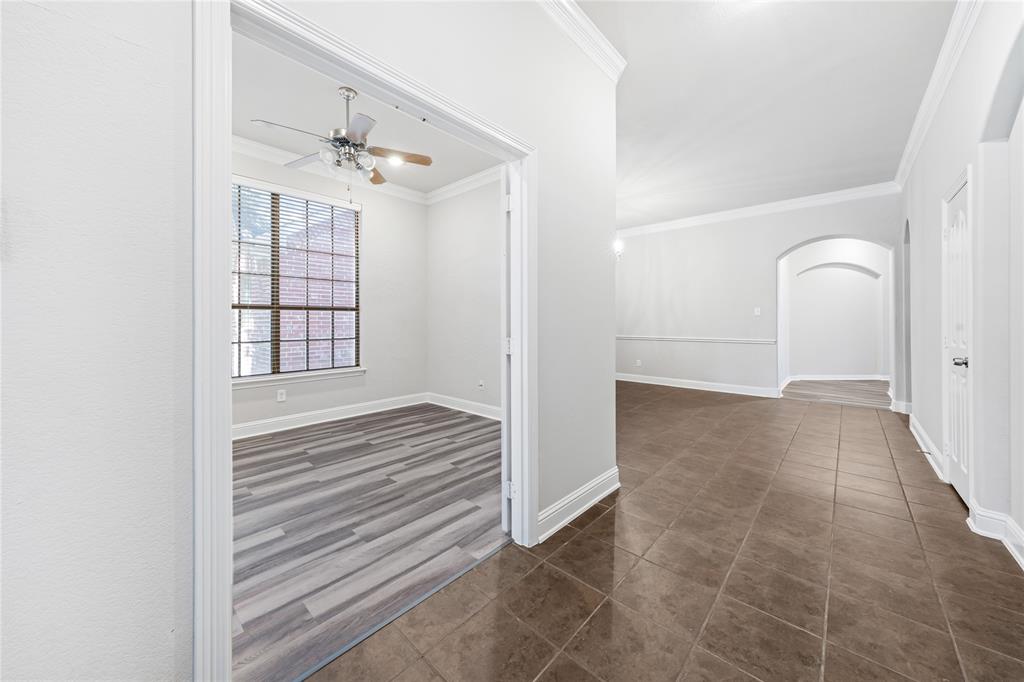 2212 Hobby Falcon Trail