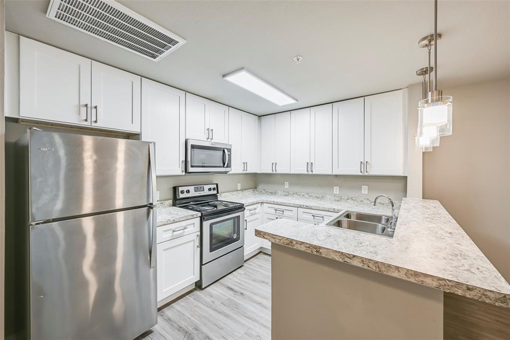 Sable Rdg Condos - Residential