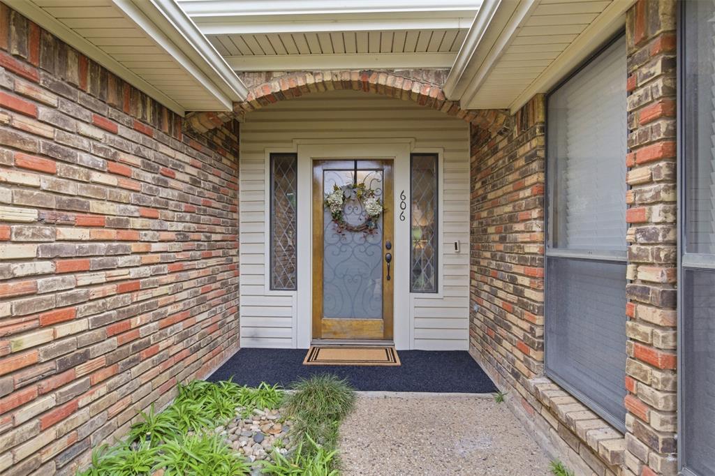 606 Stonebridge Circle