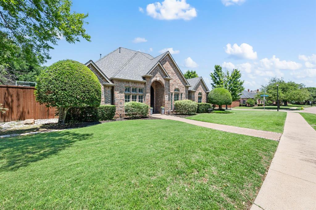 840 Falcon Lane