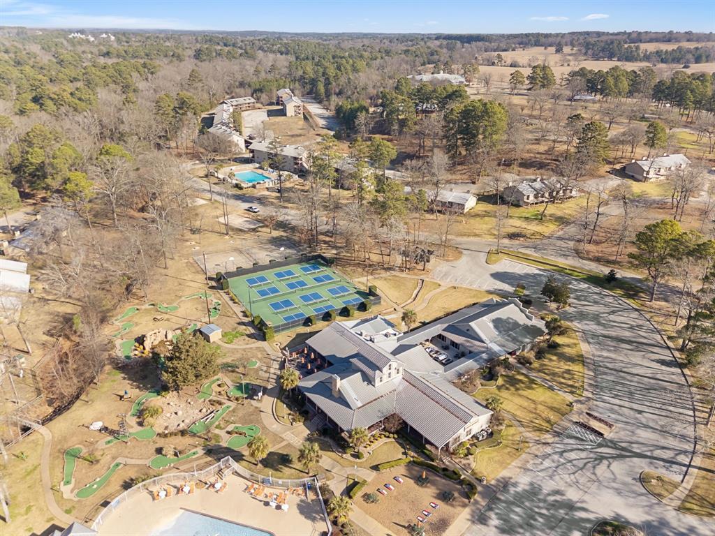 ESTATE VILLAGE - Residential