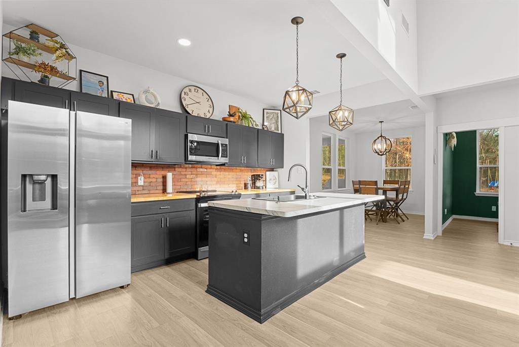 ESTATE VILLAGE - Residential