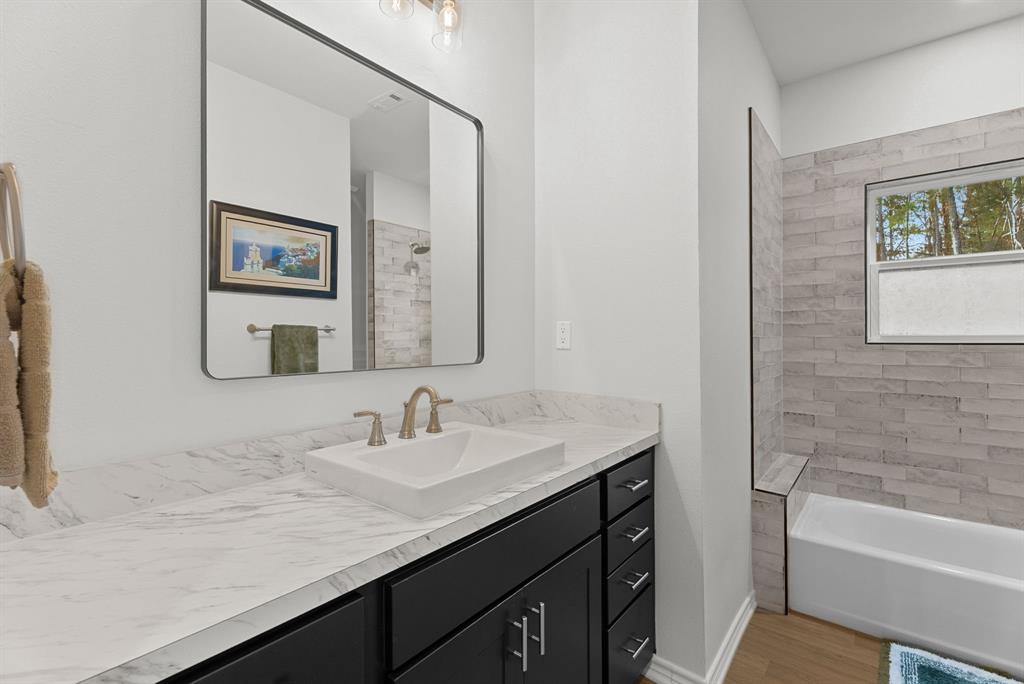 ESTATE VILLAGE - Residential