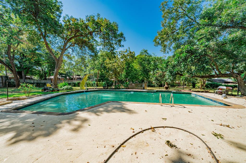 RIDGEWOOD ESTATES 1 - Residential