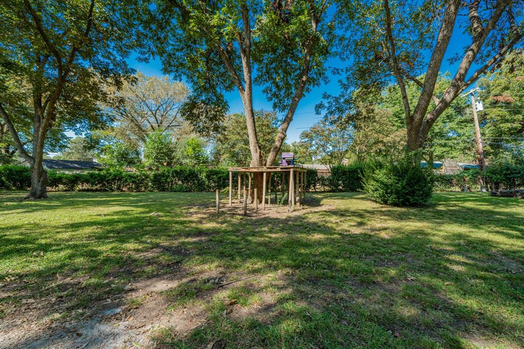 RIDGEWOOD ESTATES 1 - Residential