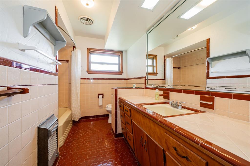 RIDGEWOOD ESTATES 1 - Residential