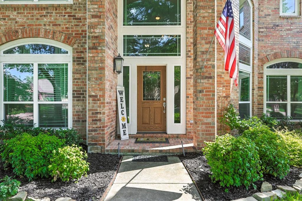 906 Creekbend Drive