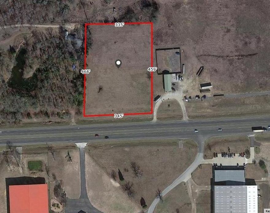 Excellent location for a business with a high traffic count. This 3.5 acres is level with   approximately 345' feet of frontage along North East Loop 7.  Situated between State Highways 31 and 19. Conveniently located only 73 miles SE of Dallas.