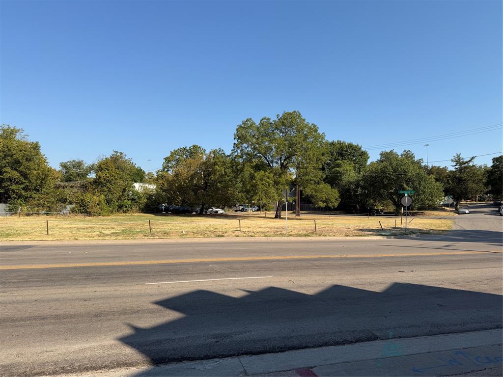 935 E Clarendon Drive