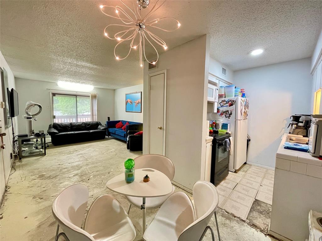 4859 Cedar Springs Road 332