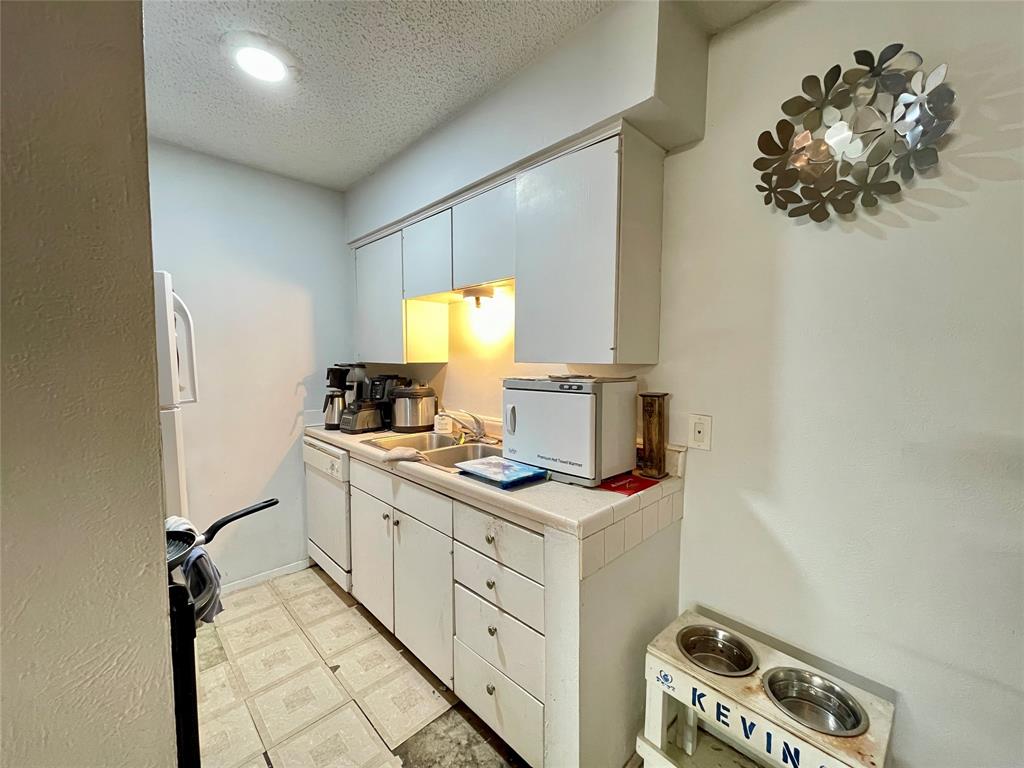 4859 Cedar Springs Road 332