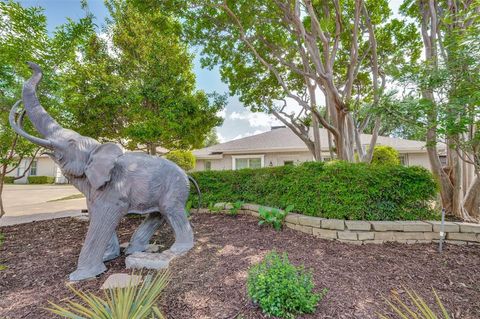 5322 W Mockingbird Lane Dallas TX 75209