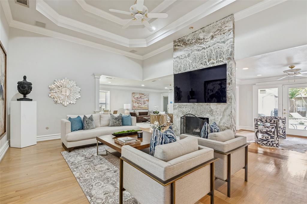 5322 W Mockingbird Lane