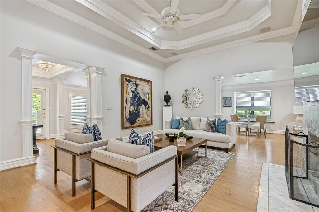 5322 W Mockingbird Lane