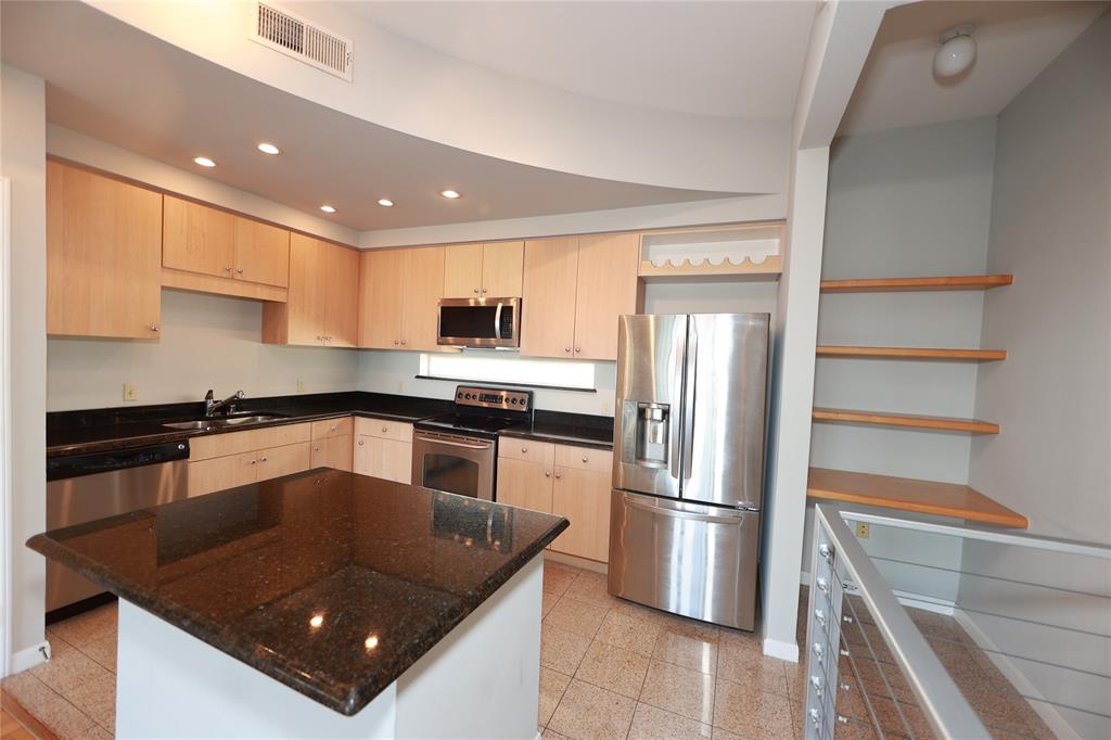3225 Turtle Creek Boulevard 1637