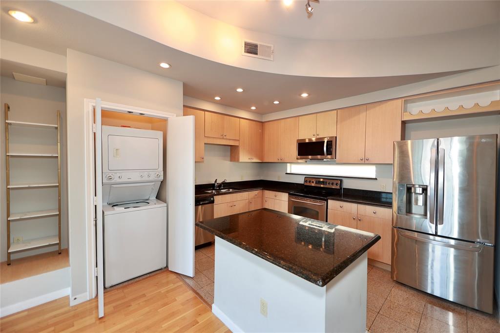 3225 Turtle Creek Boulevard 1637