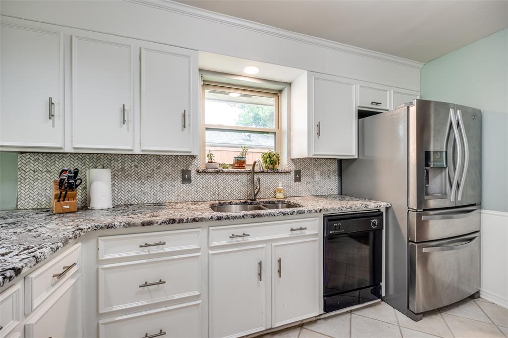 Lovers Lane East - Residential Lease