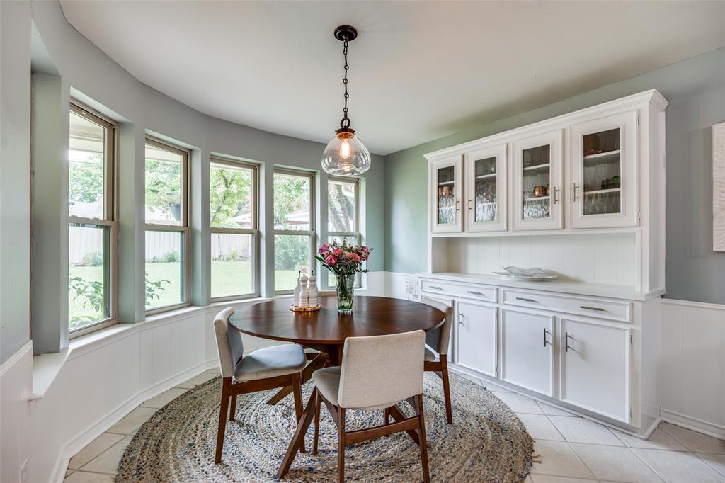 Lovers Lane East - Residential Lease