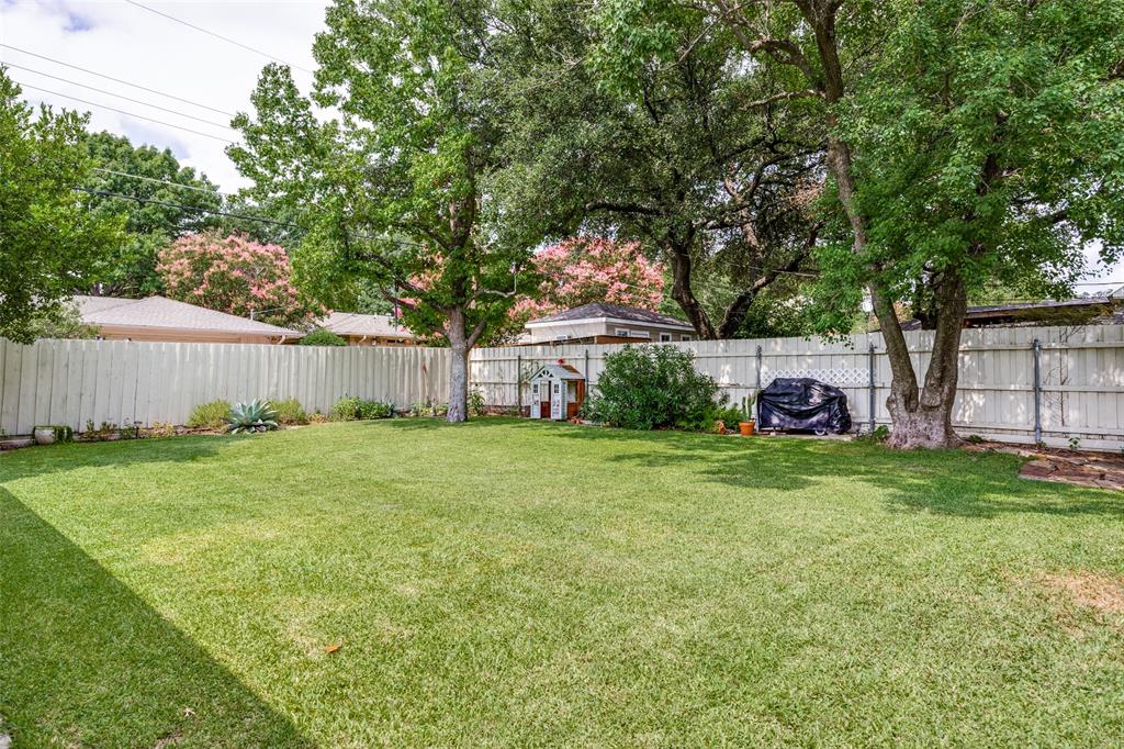 Lovers Lane East - Residential Lease