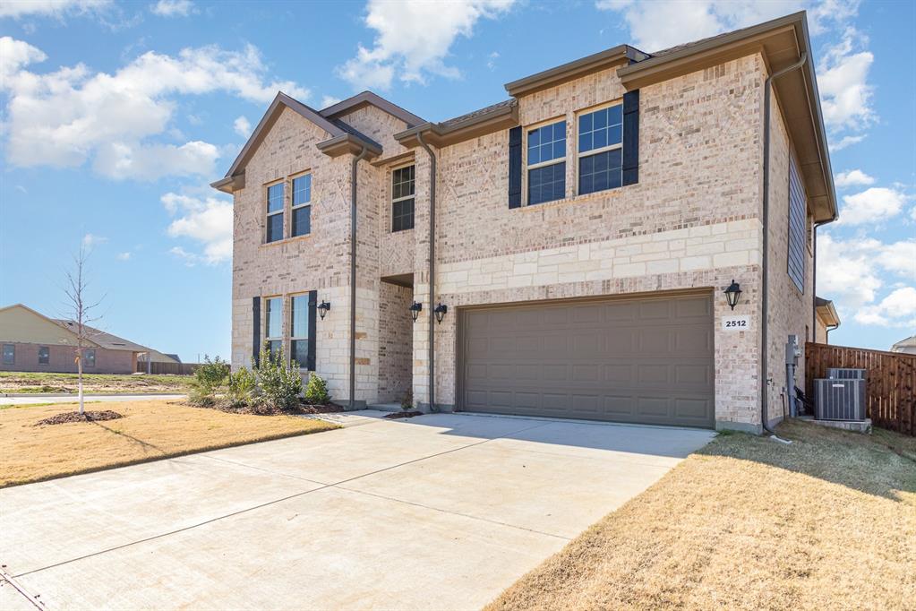 COURTS OF BONNIE BRAE - Residential