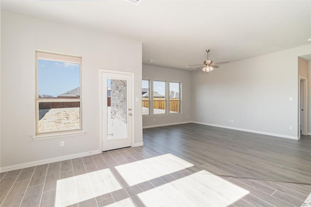 COURTS OF BONNIE BRAE - Residential