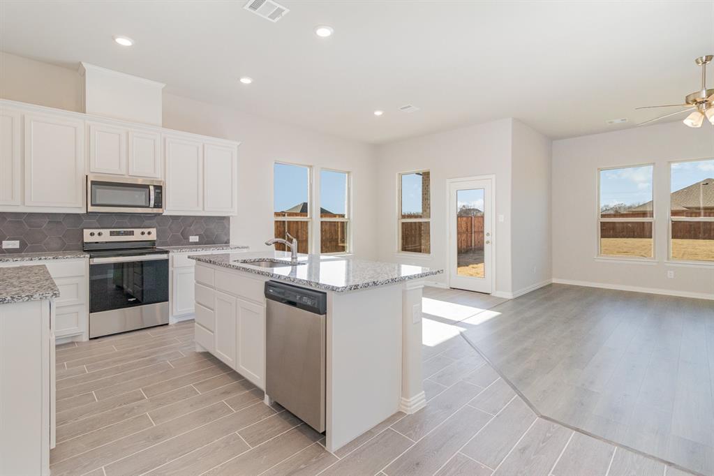 COURTS OF BONNIE BRAE - Residential