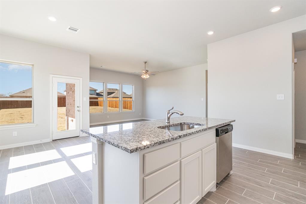 COURTS OF BONNIE BRAE - Residential