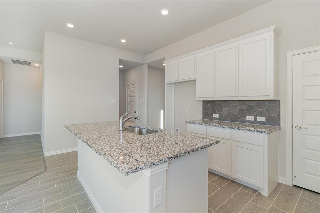 COURTS OF BONNIE BRAE - Residential